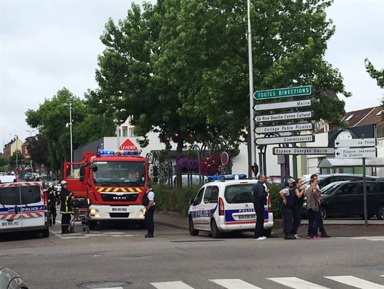 Ataque em igreja francesa reivindicado pelo Daesh