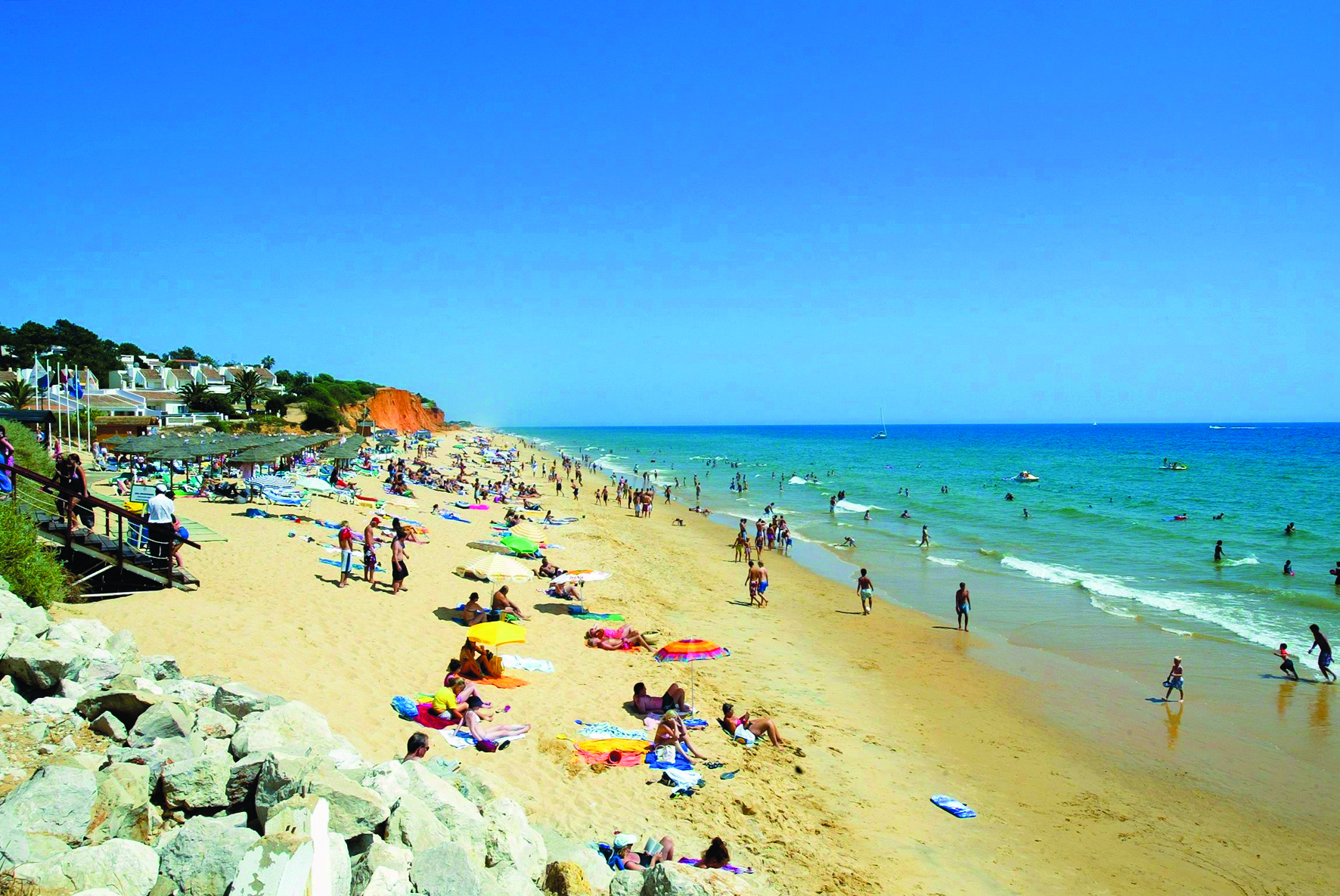 Autoridade Marítima recorda medidas de segurança nas praias em véspera de fim de semana de calor