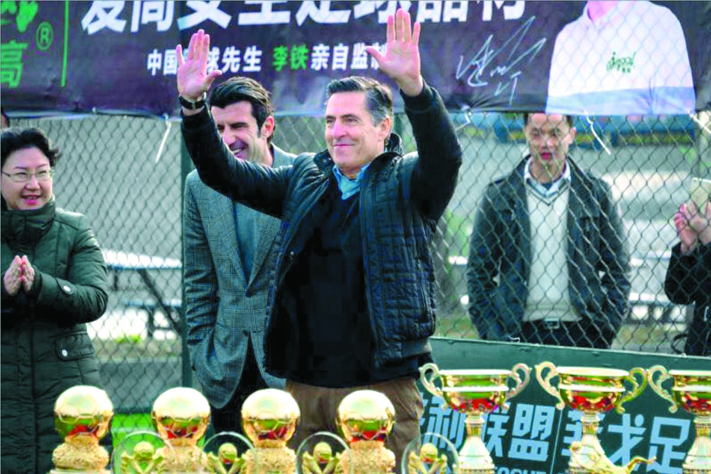 Diretor da Academia Figo na China. “De 0 a 10, futebol chinês recebe um 5”