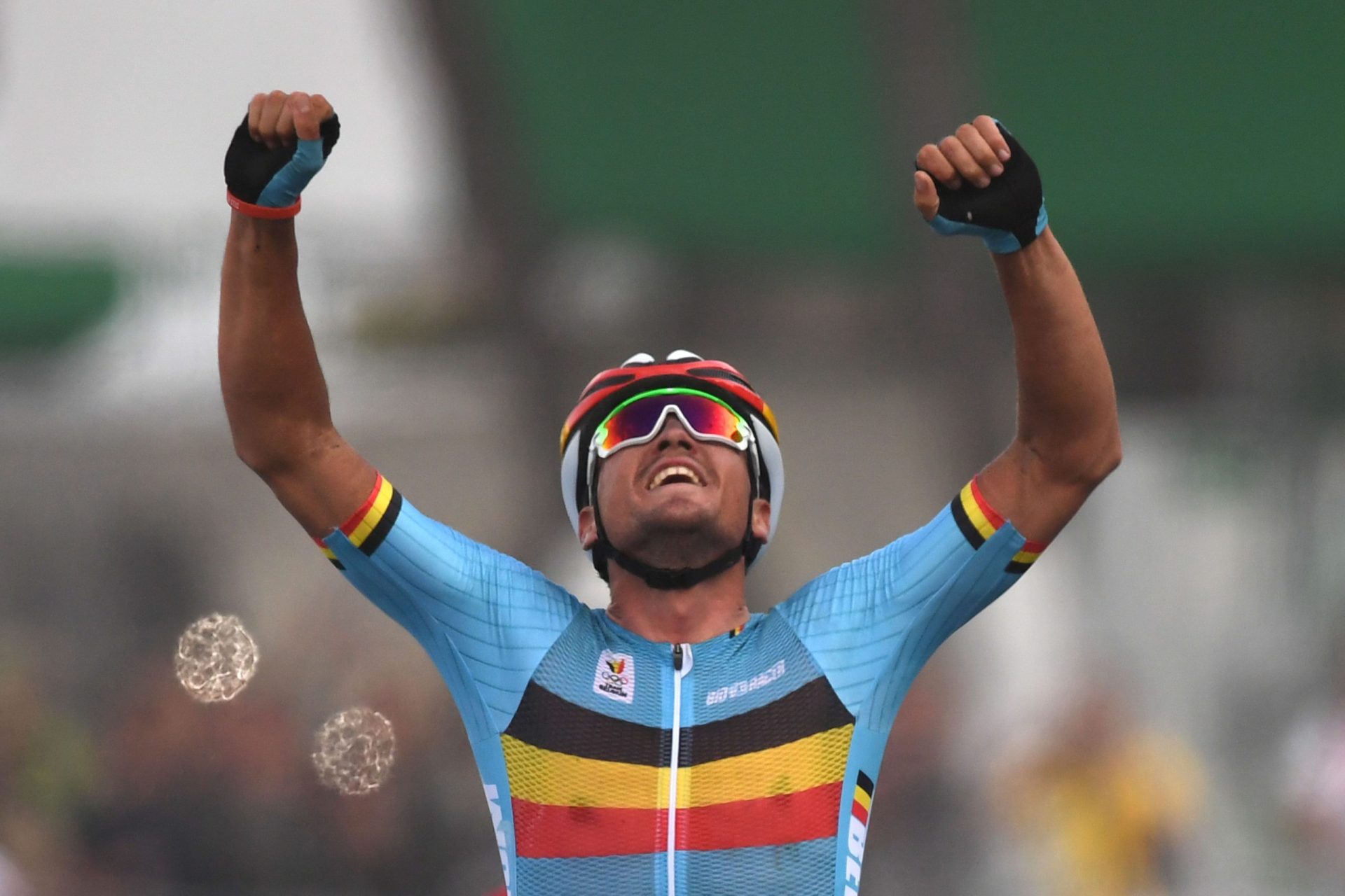 Belga Greg Van Avermaet campeão olímpico de ciclismo de fundo