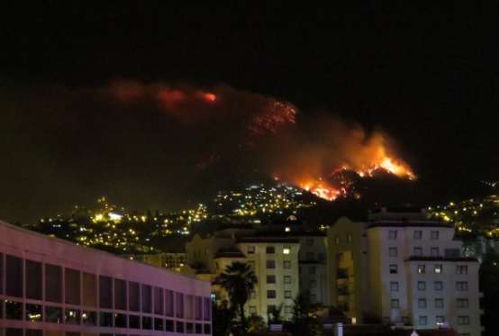 200 pessoas retiradas devido a incêndio no Funchal