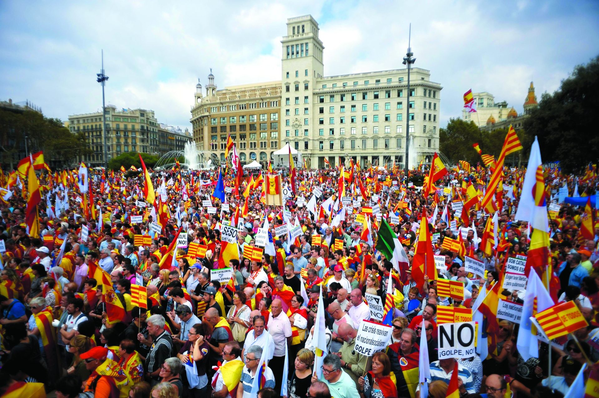Catalunha. Espanholistas mostram a sua raça em Barcelona
