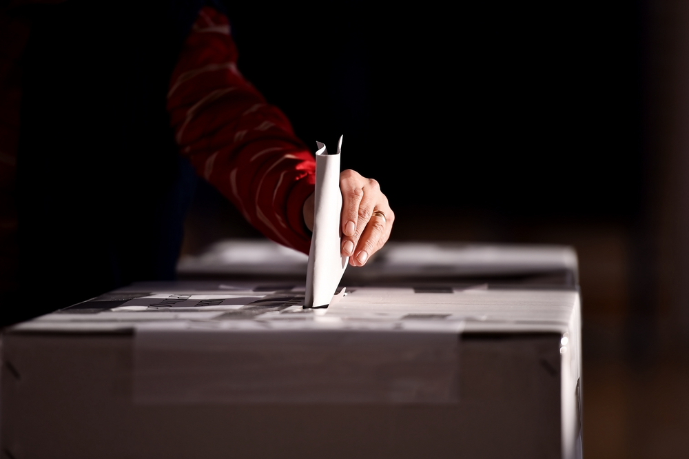 Eleitora tentou votar com boletins fotocopiados