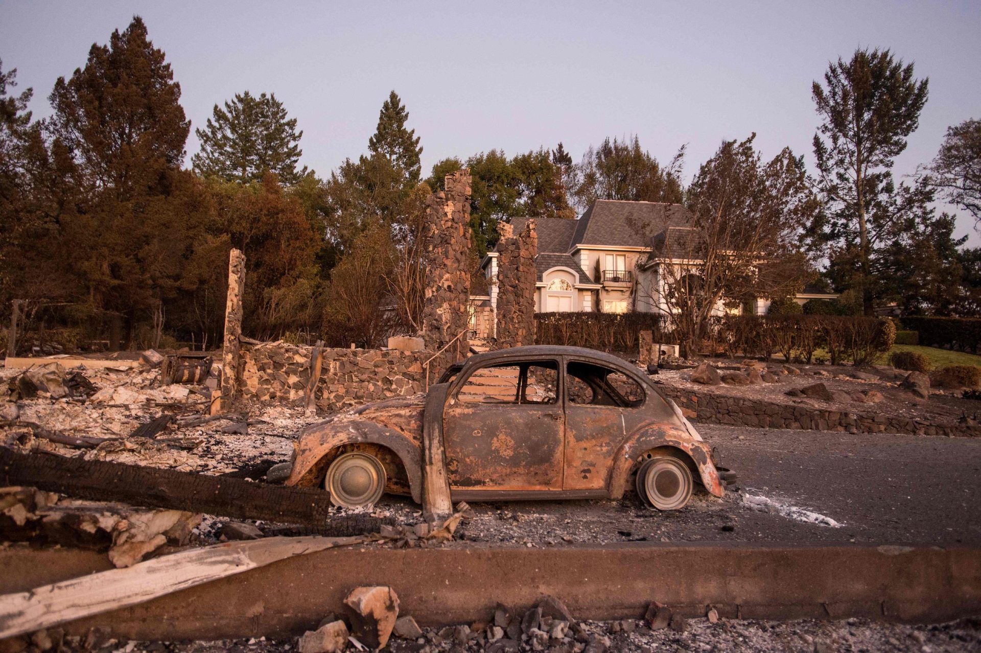 Califórnia. Incêndios mais mortíferos estão longe de estar extintos
