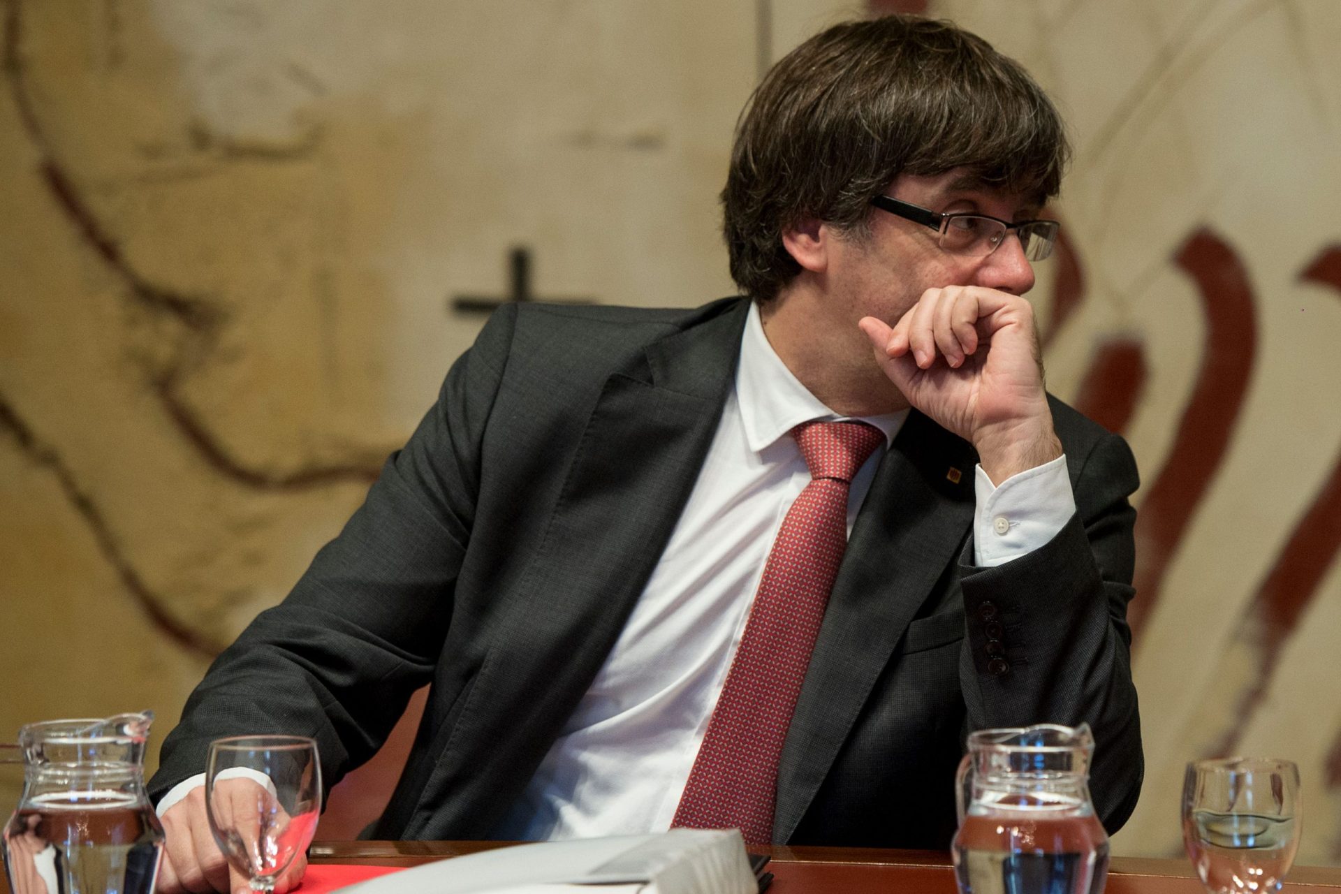 Catalunha. Puigdemont quer ir ao Senado discutir artigo 155