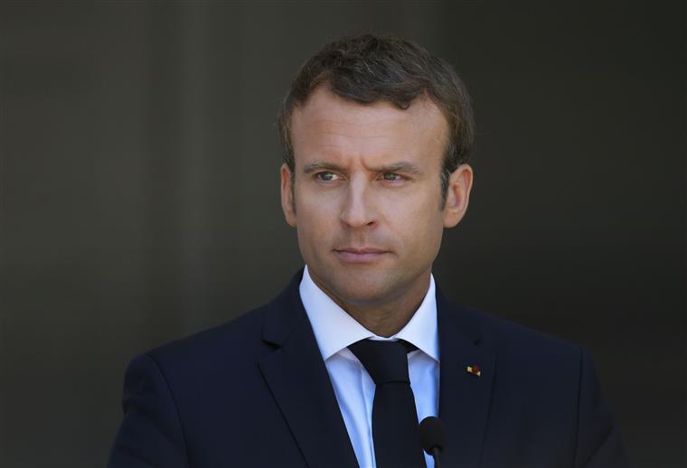 Macron reconhece cheiro a canábis durante visita