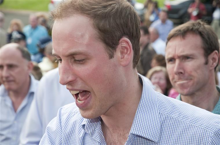 Príncipe William elogia criança que salvou a mãe com quatro anos
