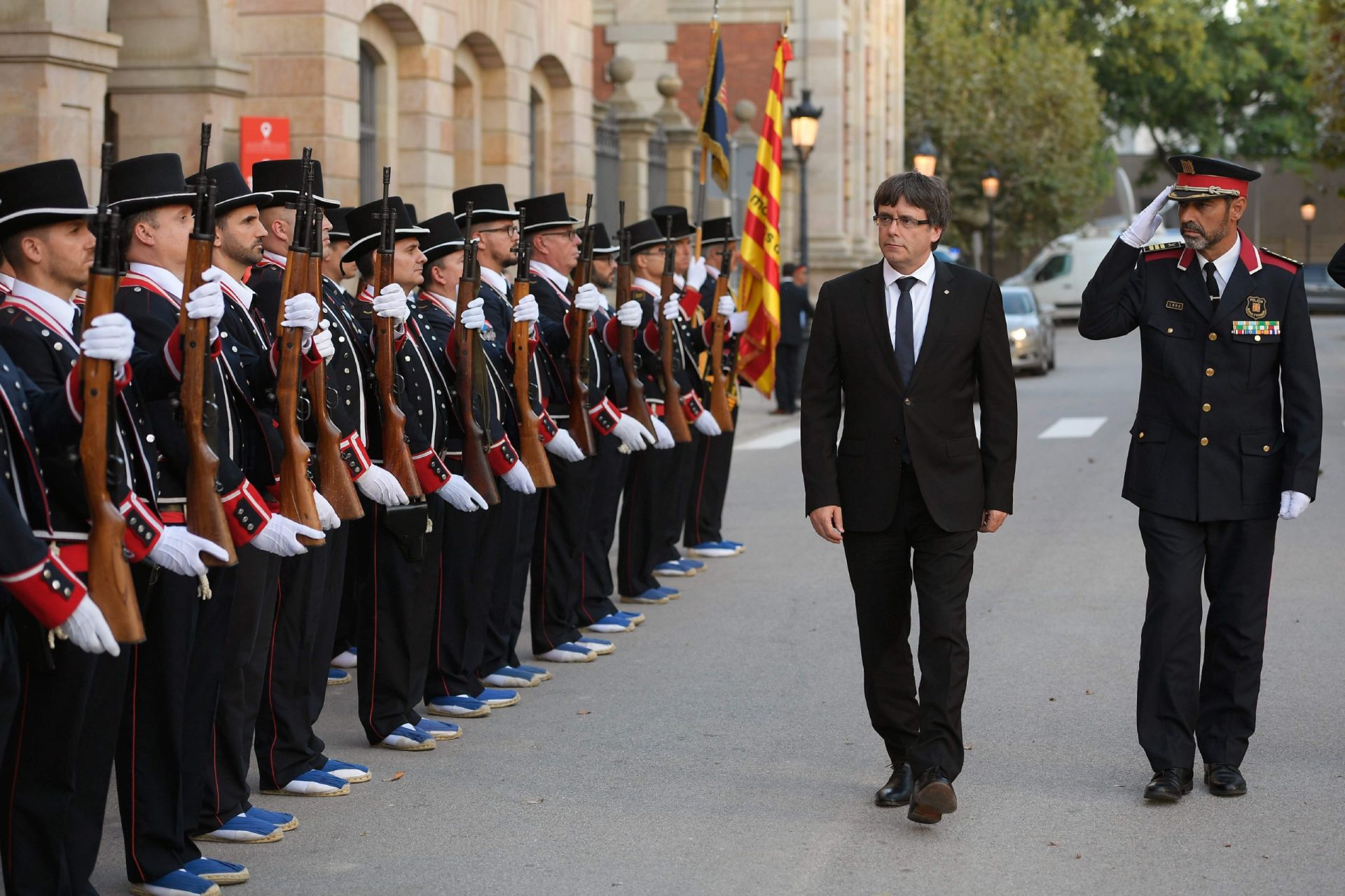 Madrid manda o exército para a Catalunha