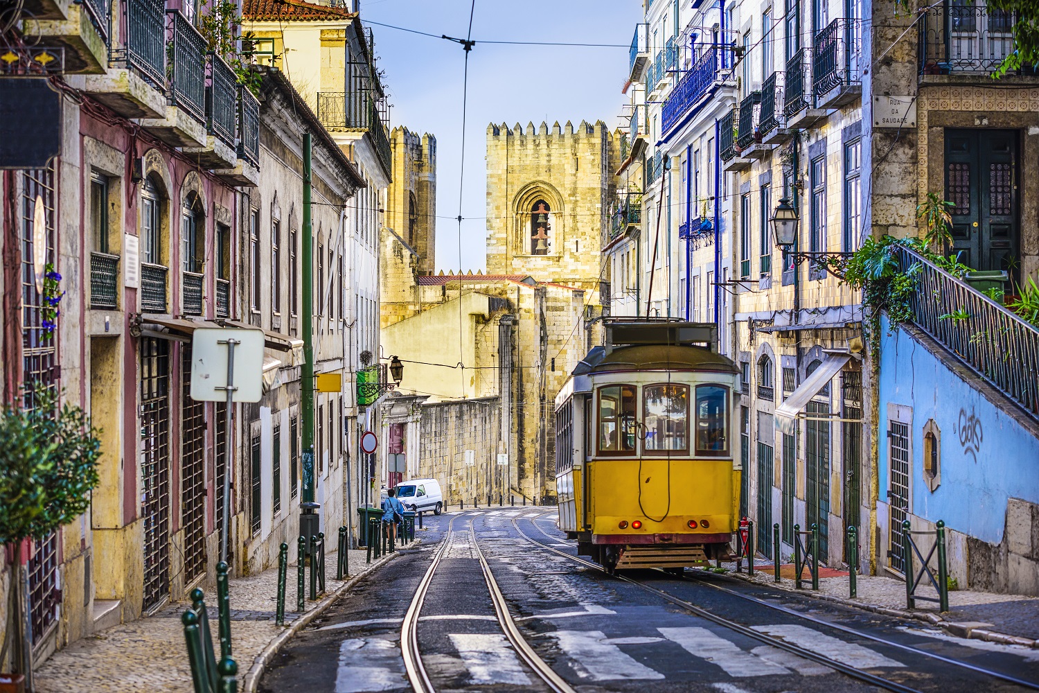 Porque é que toda a gente quer vir para Portugal? Jornal britânico explica