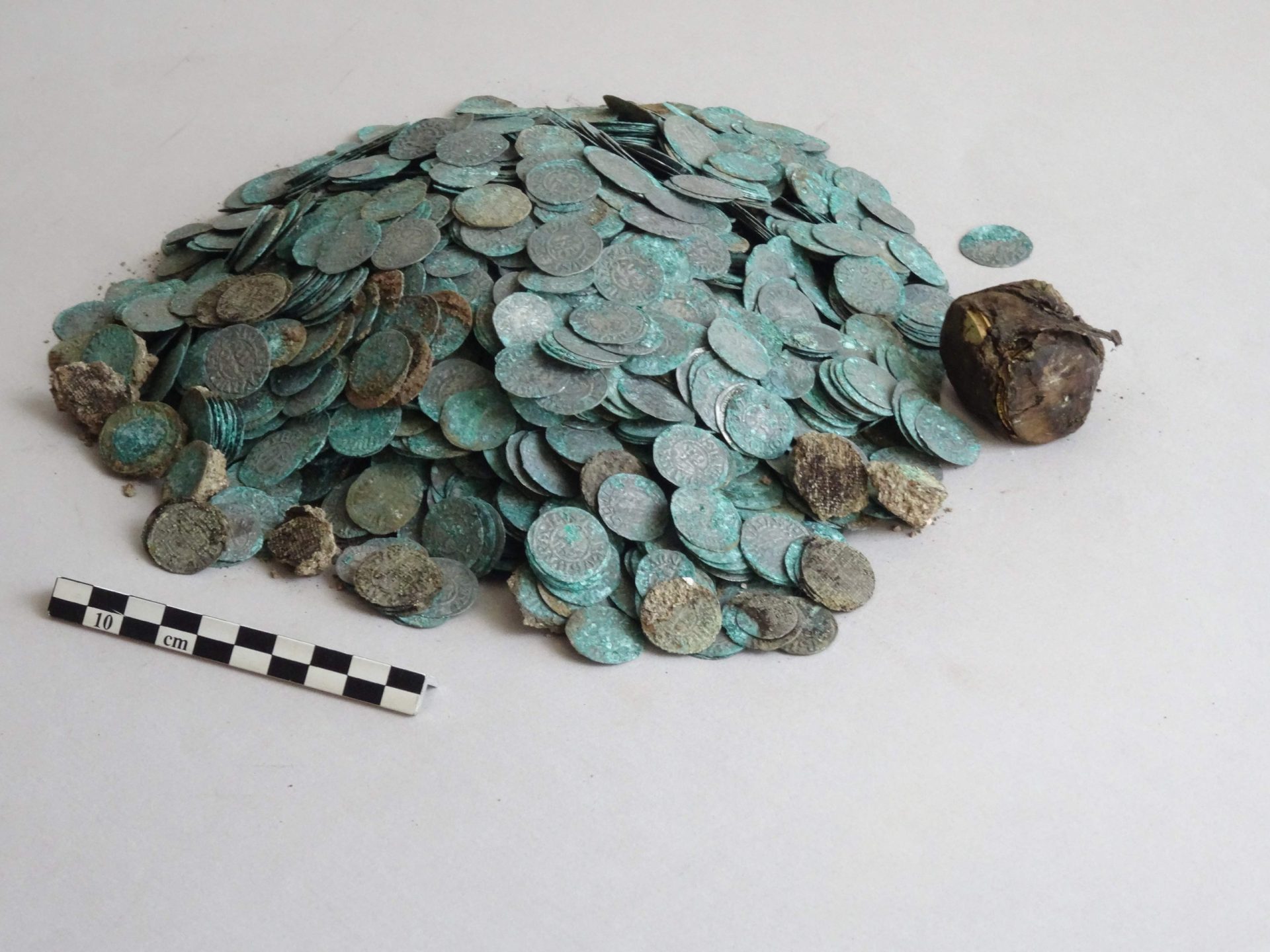 Tesouro medieval encontrado em França [fotogaleria]