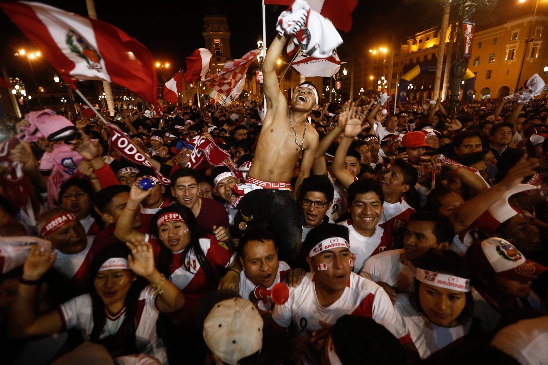 Mundial. Peruanos infernizaram a vida ao adversário antes do jogo (com vídeo)