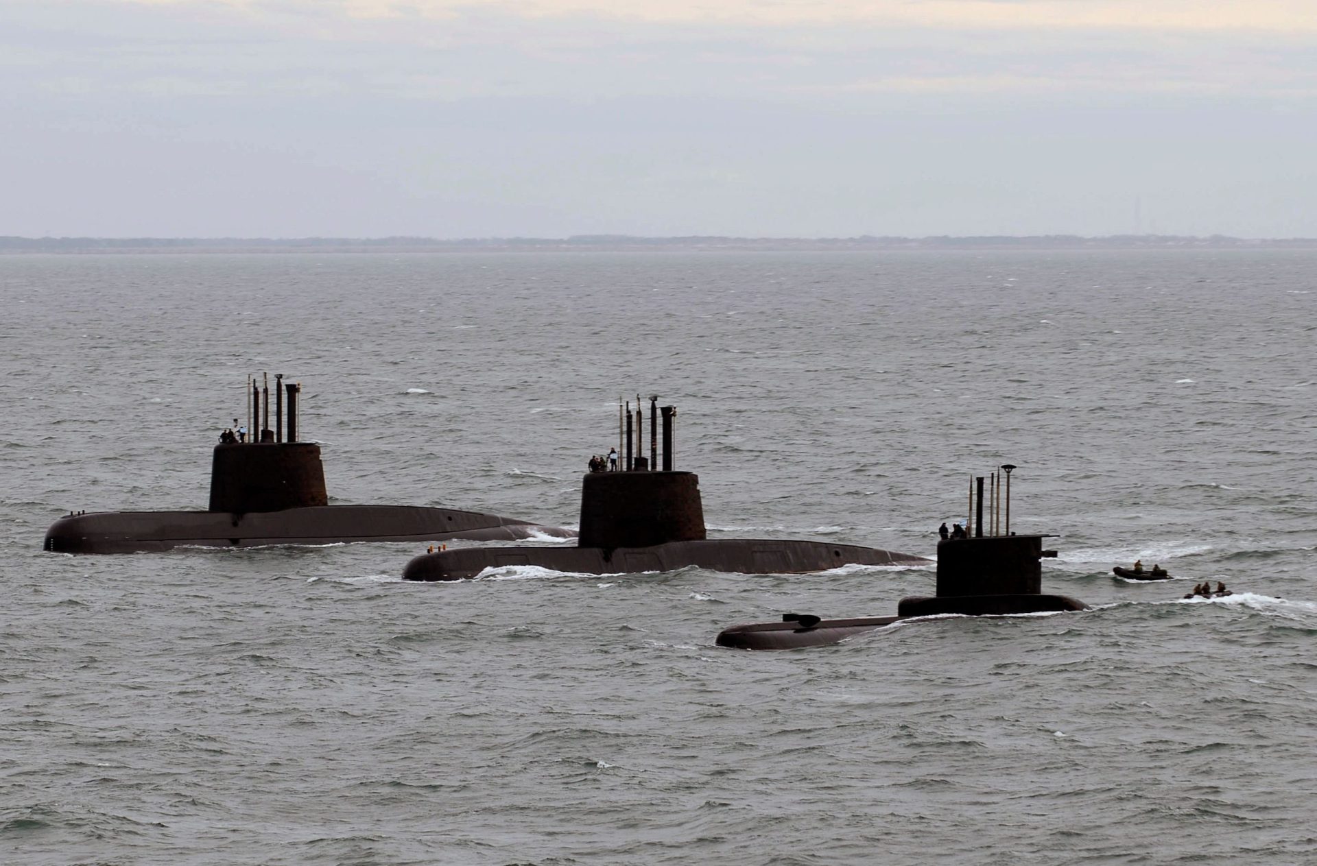 Submarino desaparece com 44 tripulantes a bordo