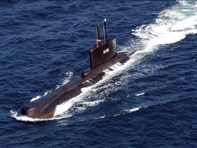 Submarino com 44 tripulantes desaparece dos radares
