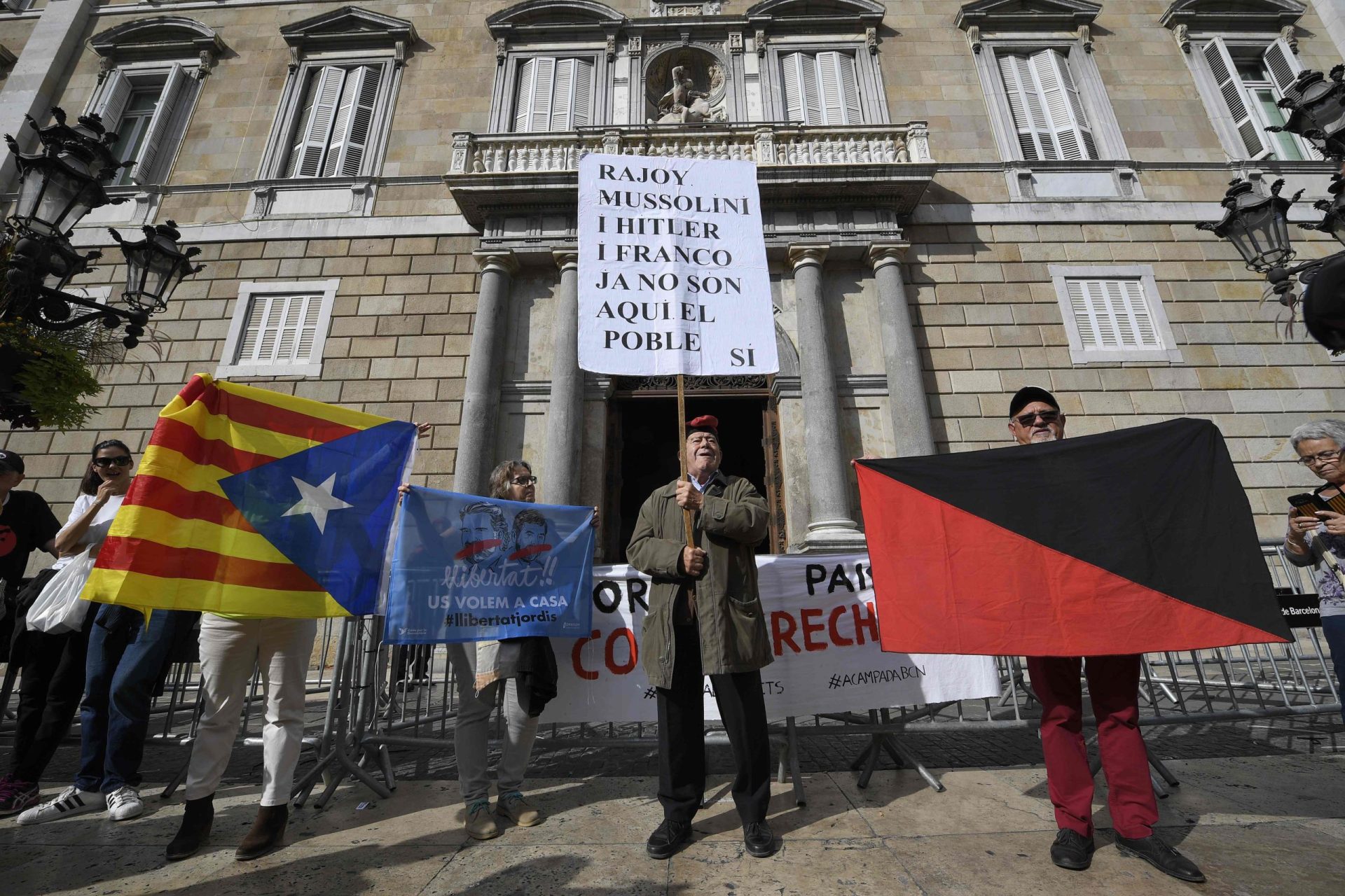 Catalunha. Prisão incondicional para oito governantes destituídos