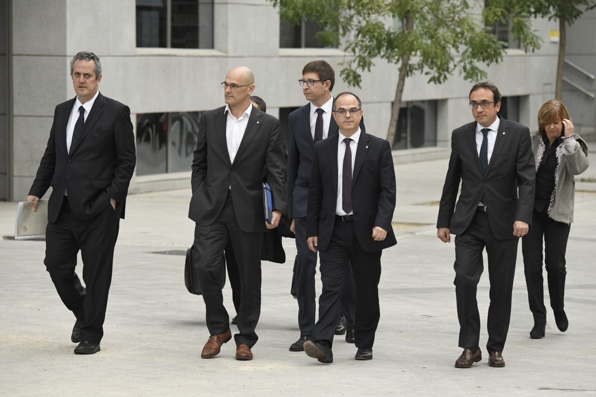 Catalunha. Puigdemont exige libertação de governantes catalães
