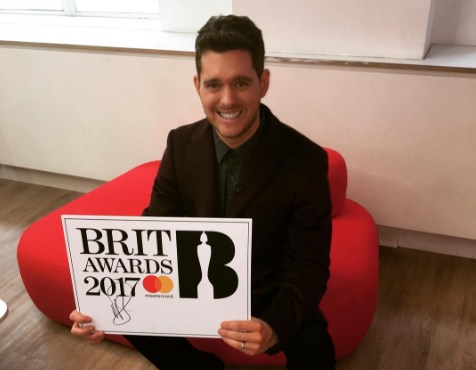 Michael Bublé já não vai apresentar os Brit Awards para cuidar do filho