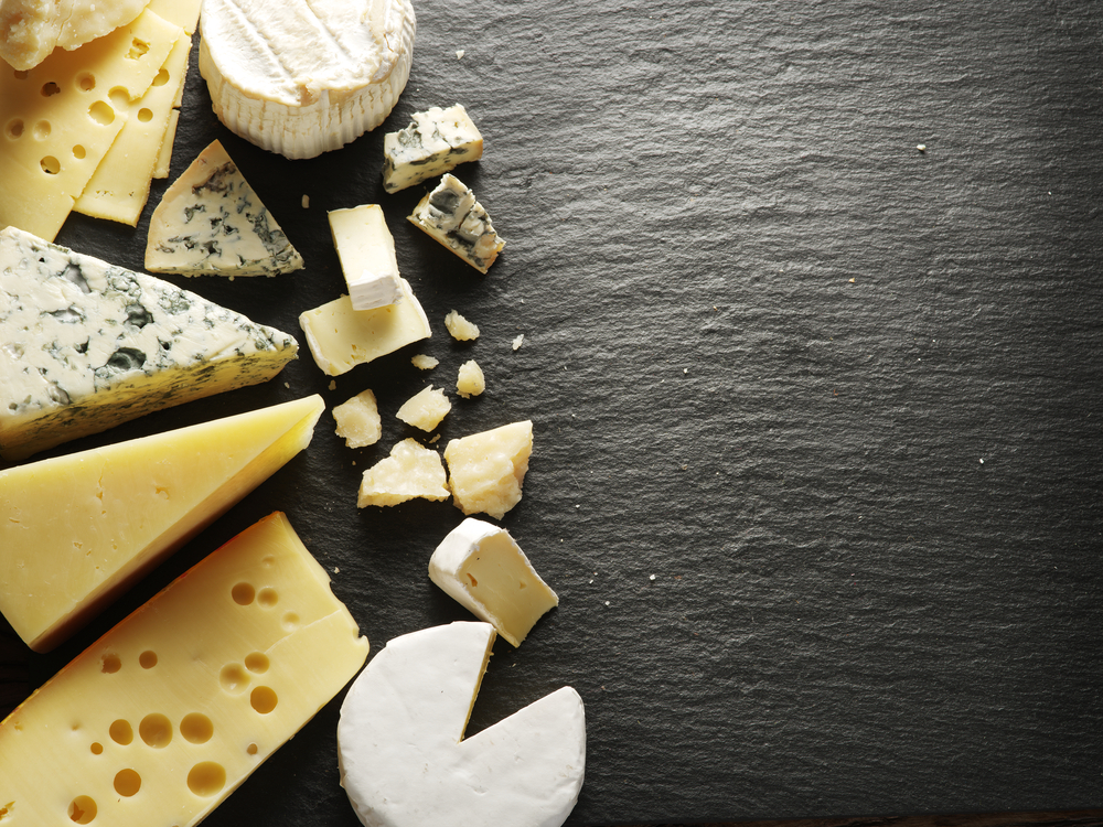 Comer queijo diminui a probabilidade de sofrer ataques cardíacos ou AVC