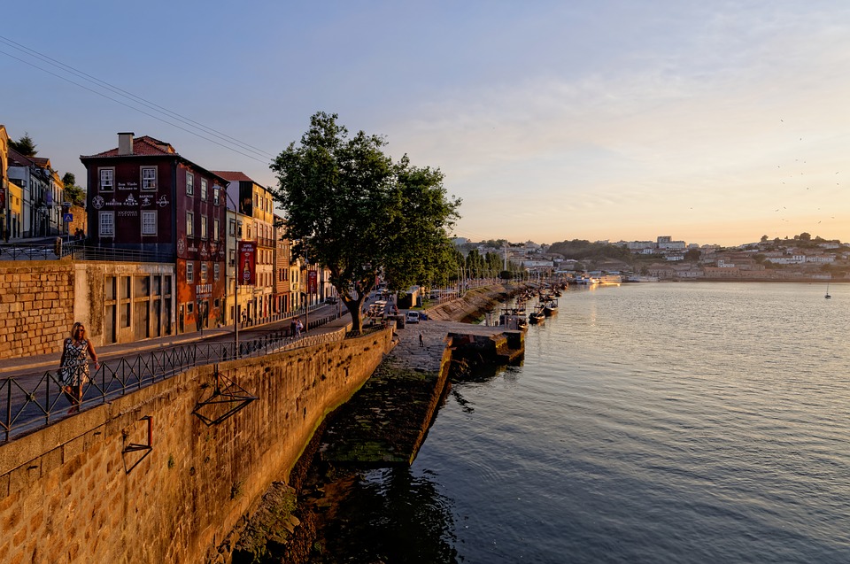 Dormir no Porto vai custar mais dois euros a partir de março