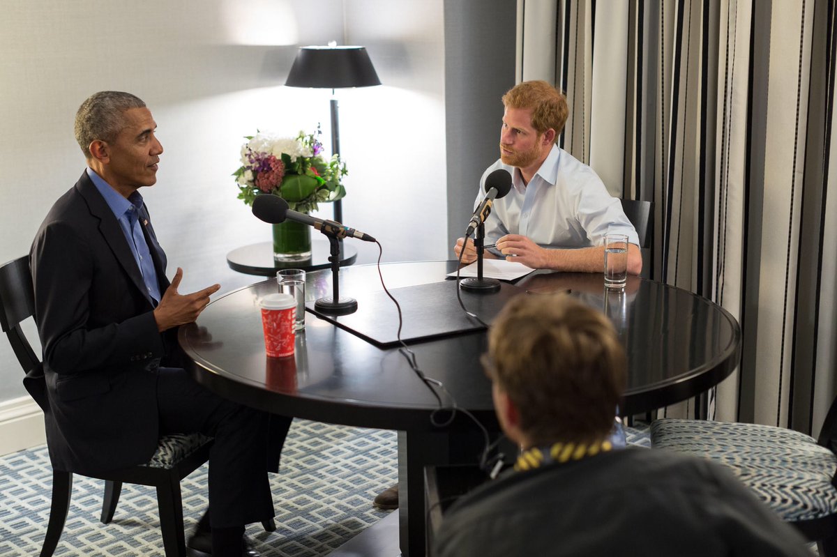 A divertida entrevista do príncipe Harry a Barack Obama | VÍDEO