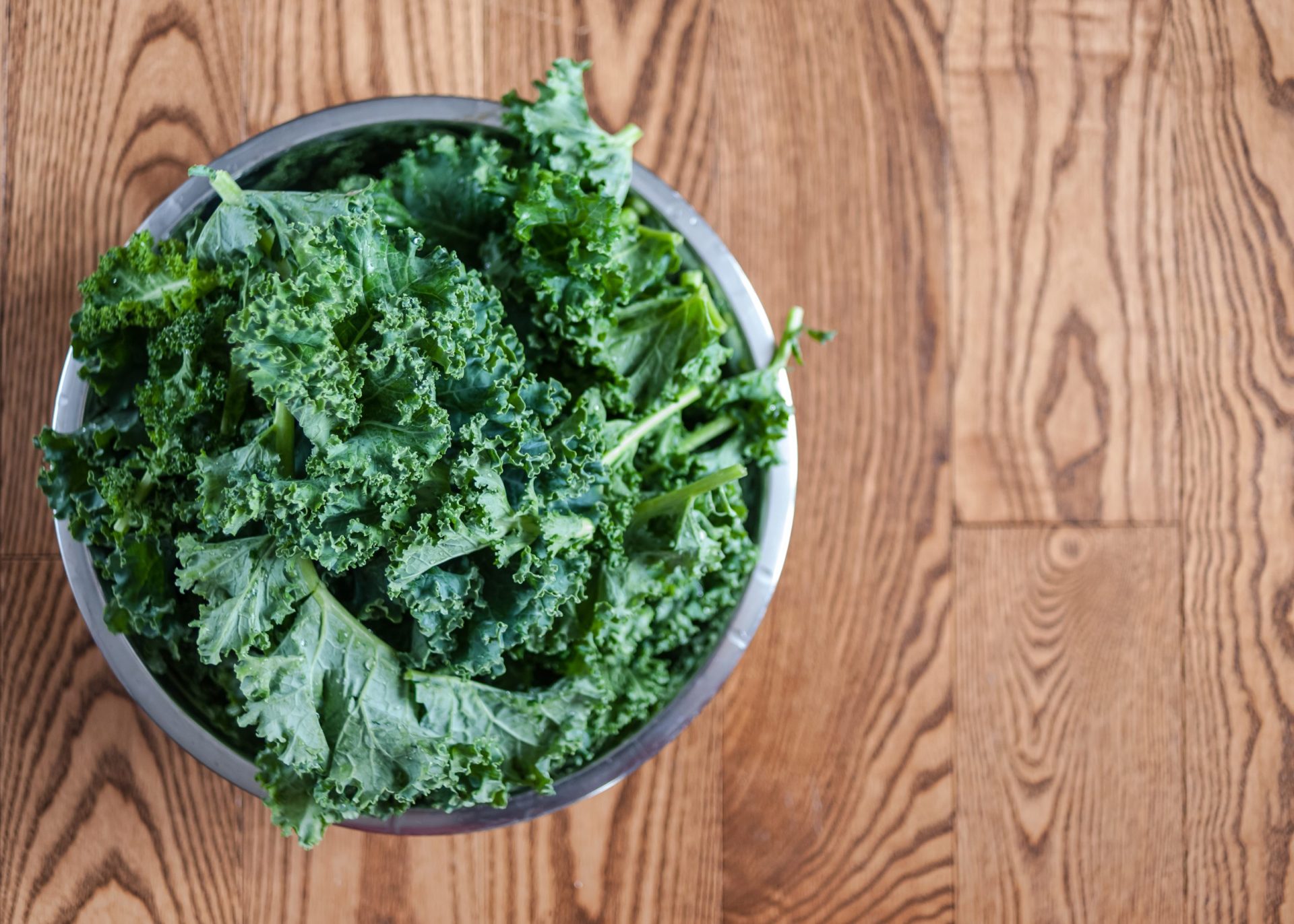 Comer vegetais com folhas verdes ajuda a prevenir a demência