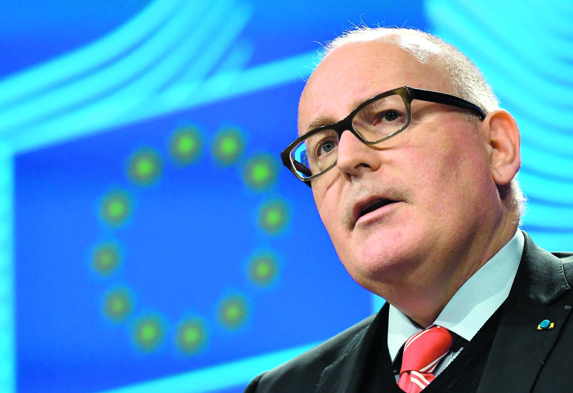 Comissão Europeia recomenda punição da deriva autoritária polaca