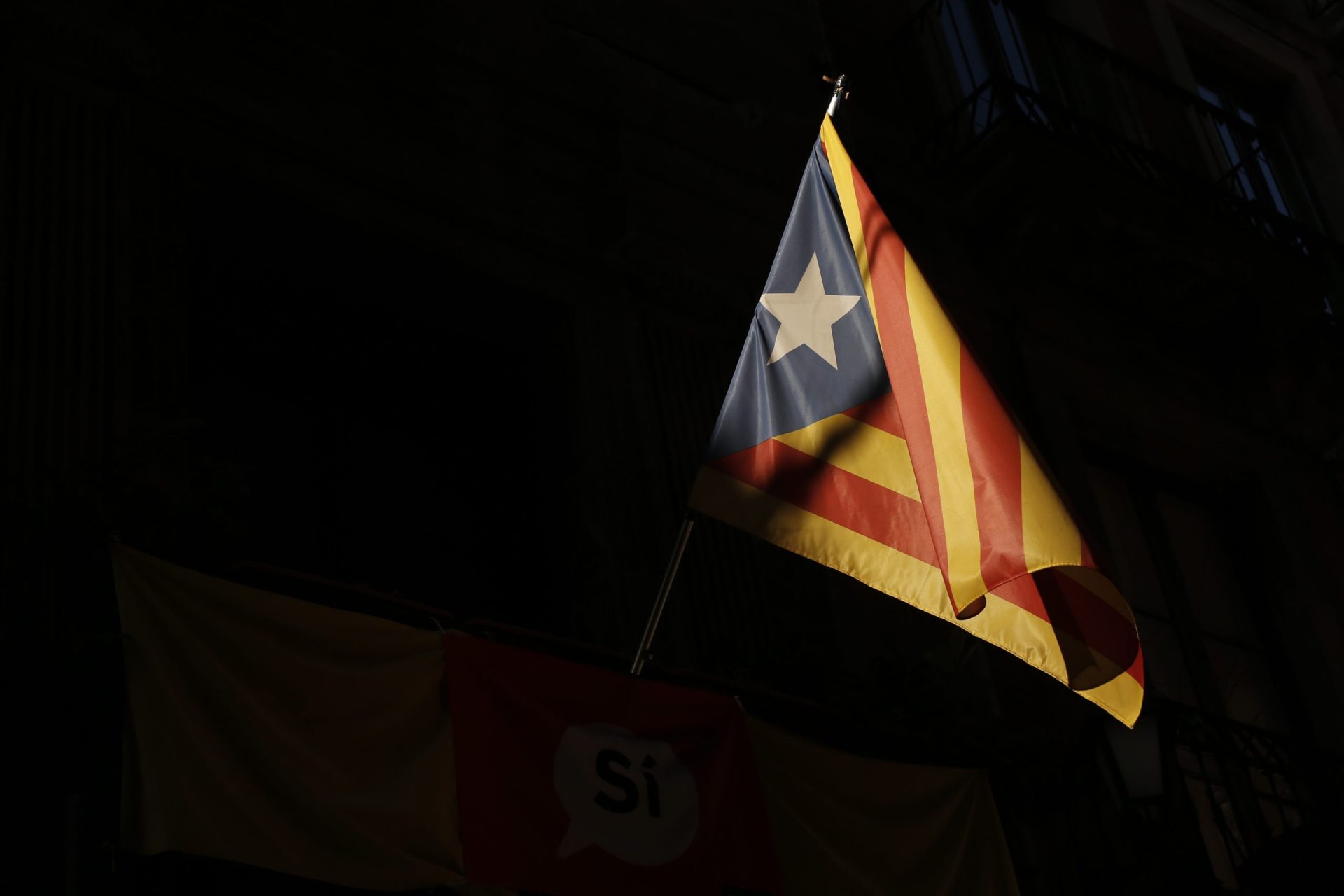 Catalunha. Independentistas perto da maioria, Ciudadanos pode ficar em primeiro