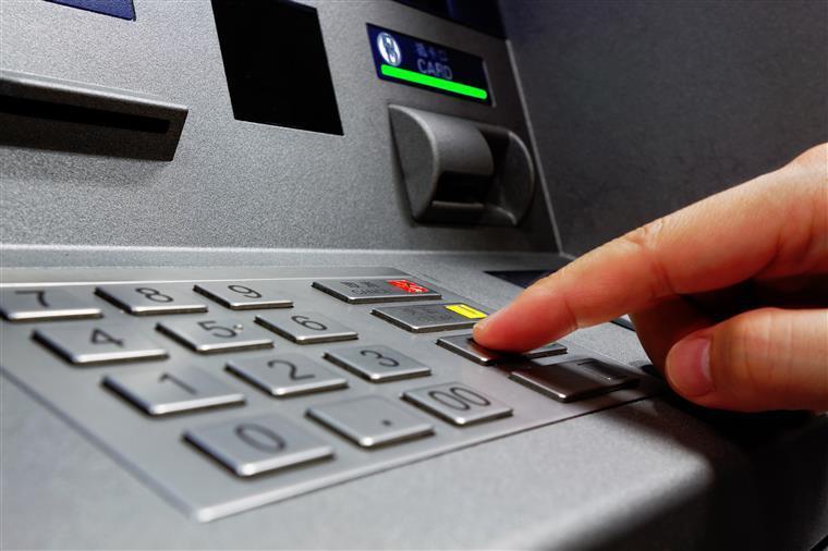 Governo quer aumentar segurança nas caixas de multibanco