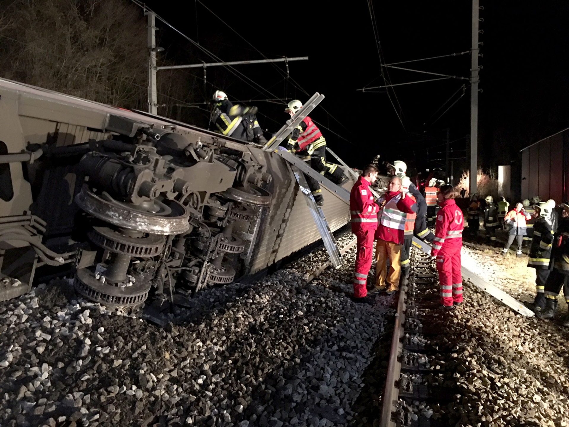 Áustria. Colisão entre dois comboios faz vários feridos
