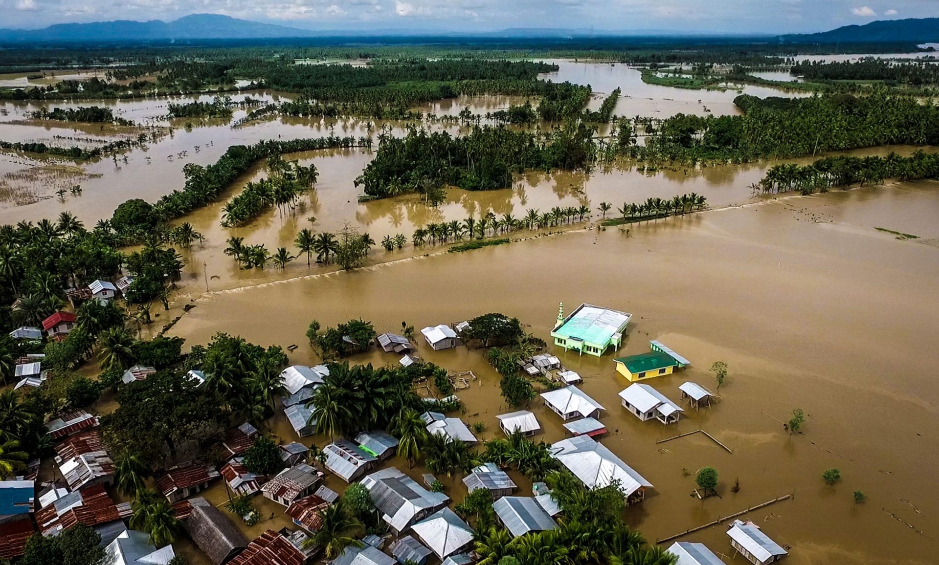 Tempestade nas Filipinas já fez 240 mortos