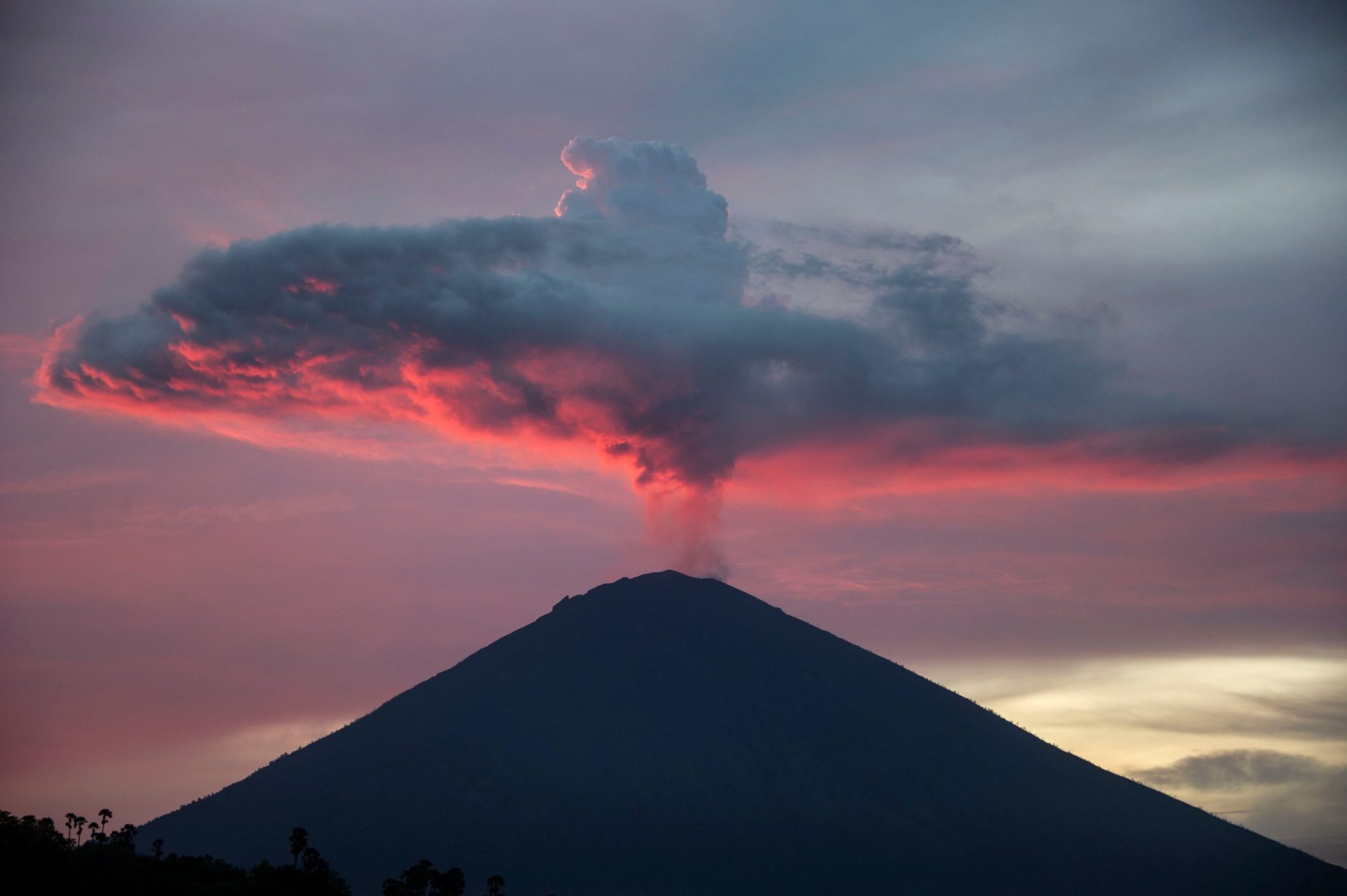 Nuvem de cinza em Bali já não afeta voos
