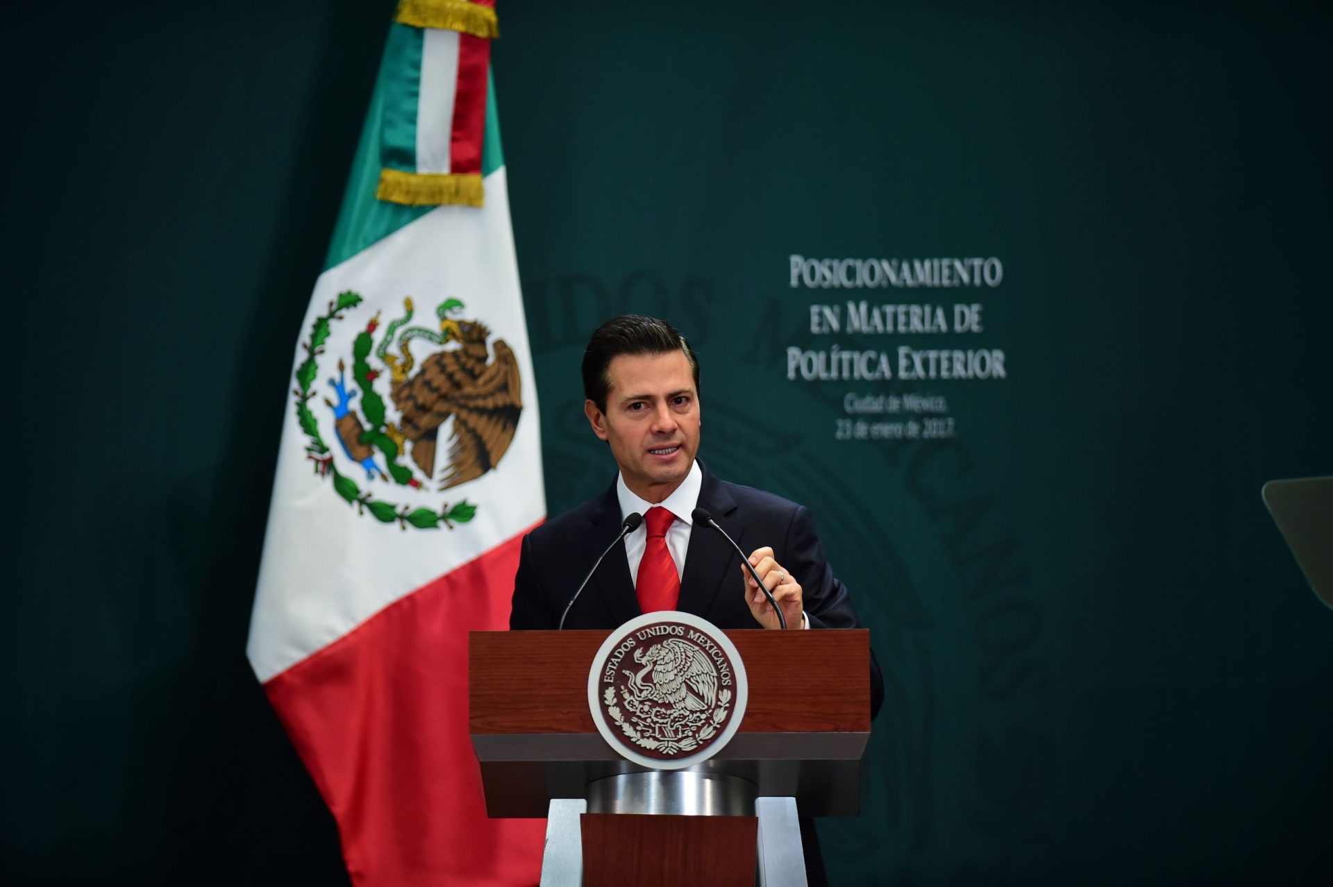 Presidente mexicano suspende viagem aos EUA