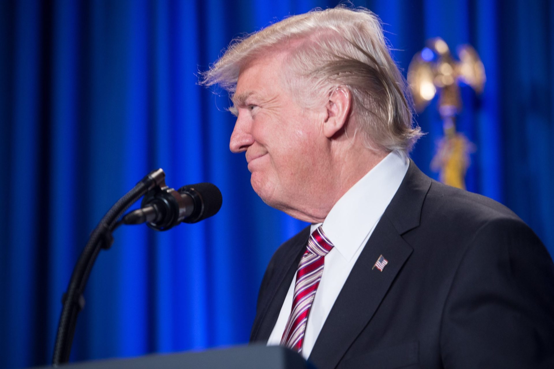 Trump esteve uma hora ao telefone com Peña Nieto