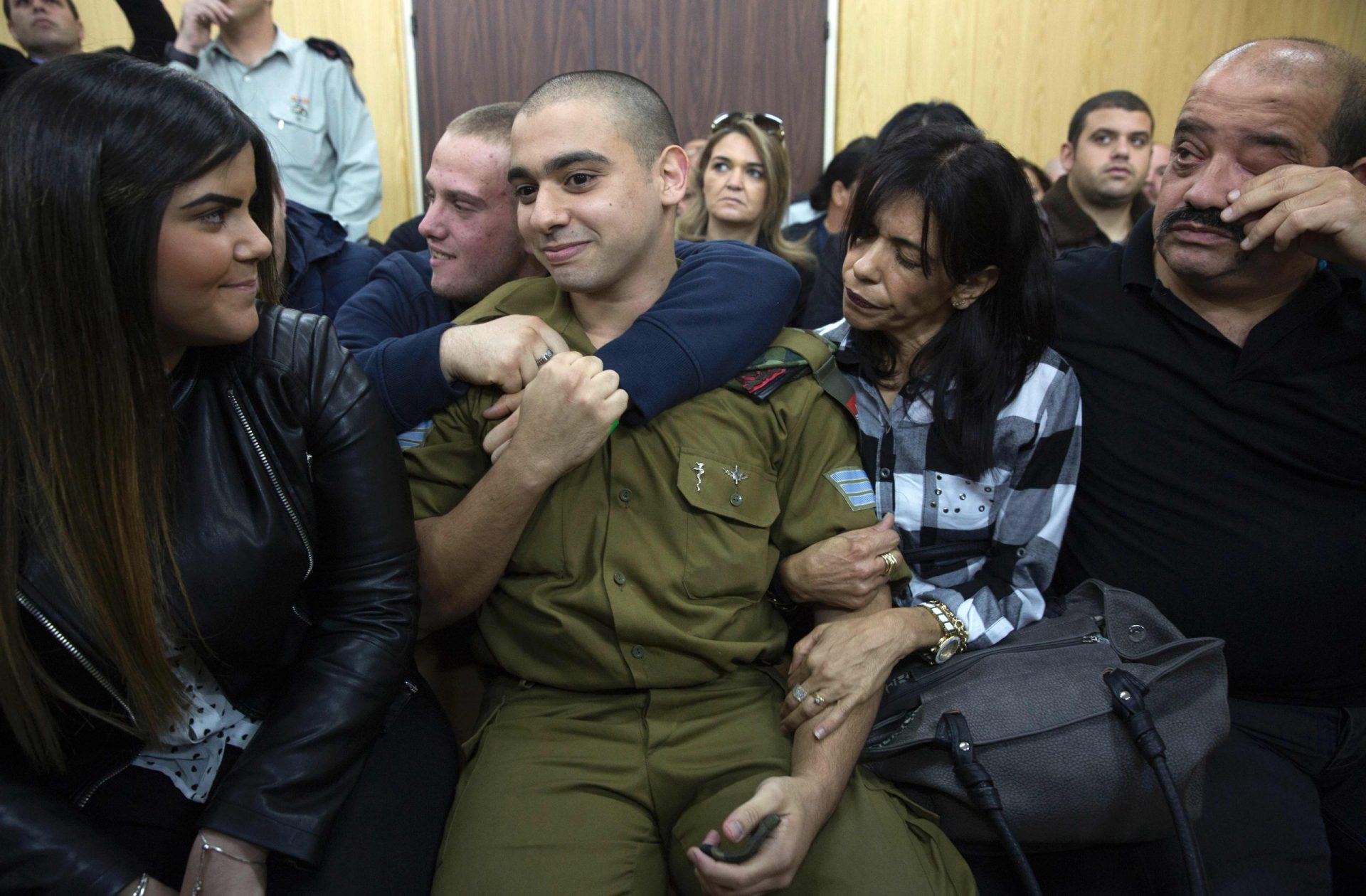 Israel. Tribunal declara culpado soldado que abateu palestiniano ferido