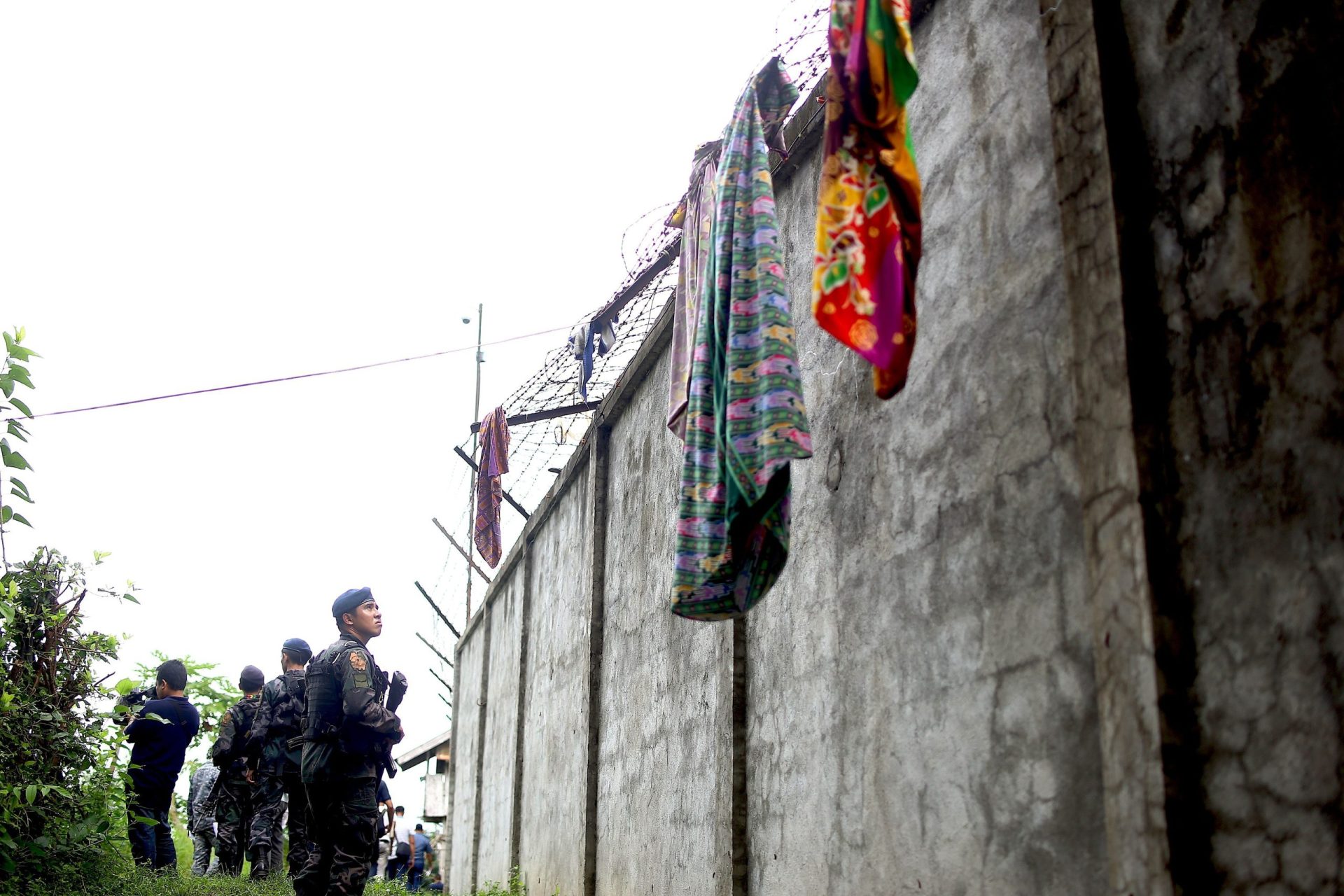 Filipinas. Centenas de detidos evadem-se de uma prisão