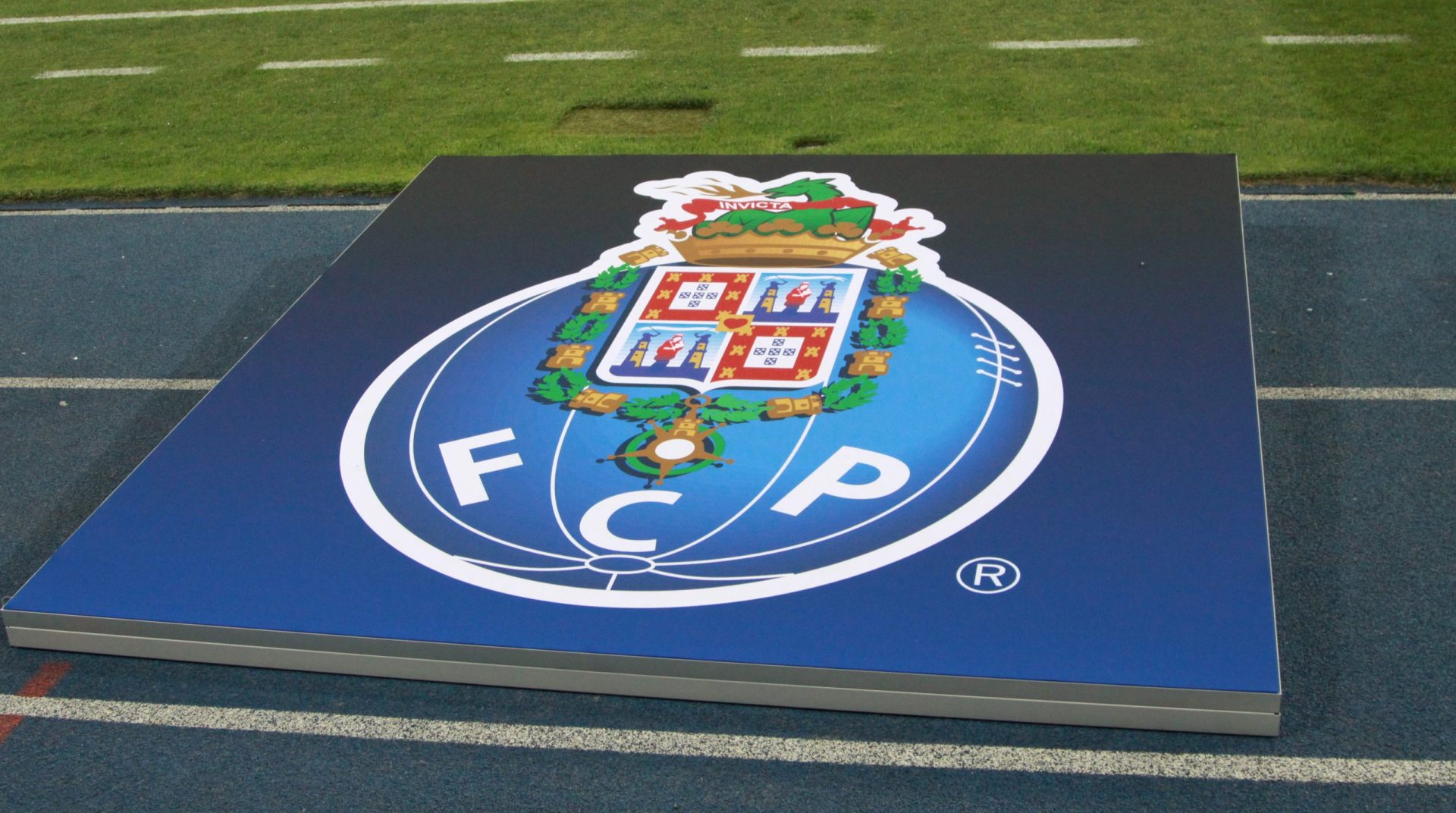 FC Porto. Escritório de administrador e restaurante da nora de Pinto da Costa vandalizados
