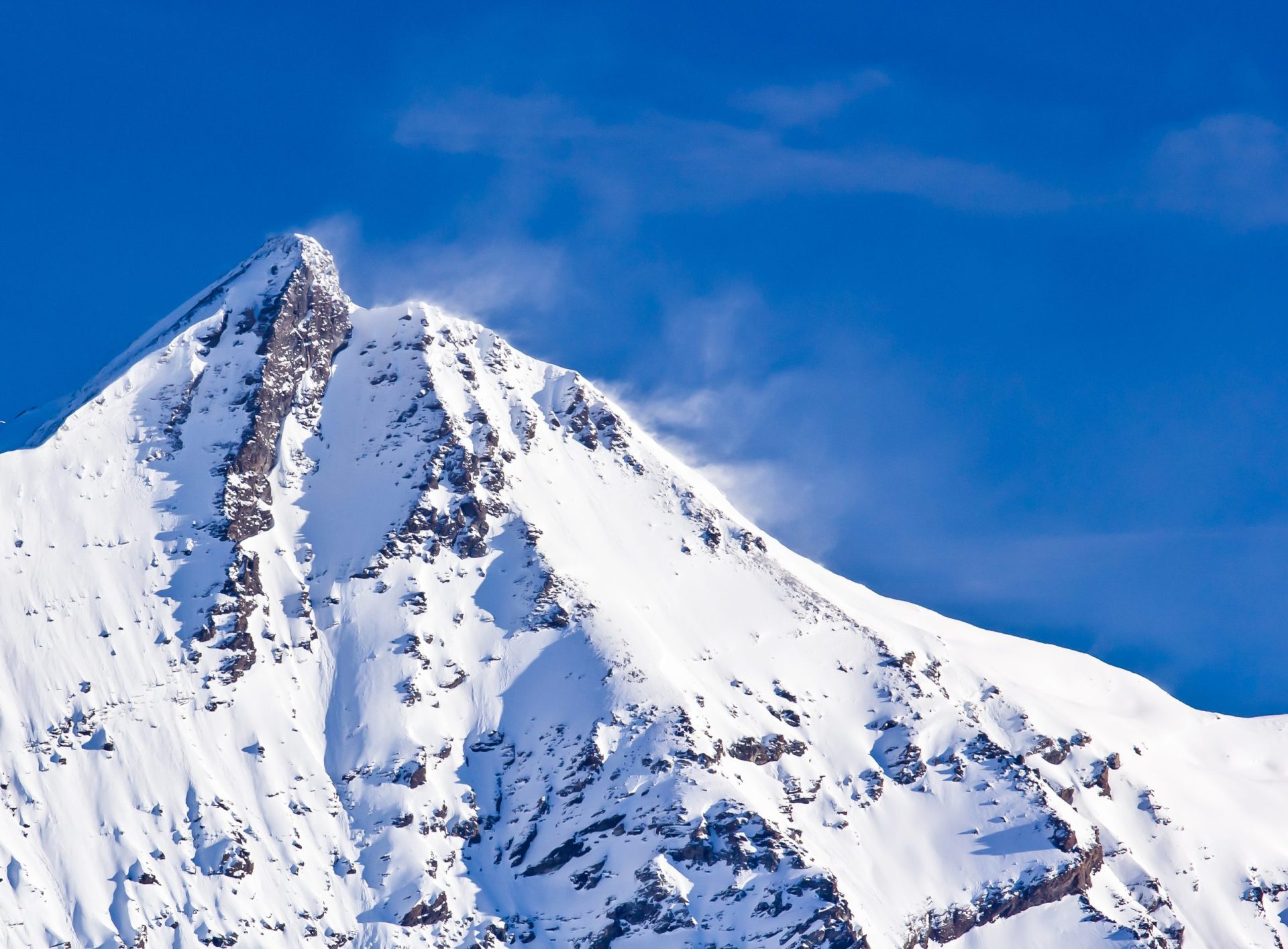 Avalanche faz pelo menos 4 mortos nos Alpes franceses