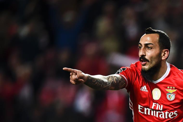 China. Cannavaro elogia Mitroglou… mas nega interesse