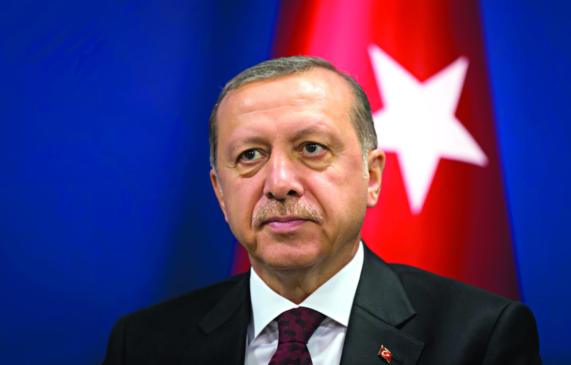 Mais de cem diplomatas turcos pedem asilo na Alemanha