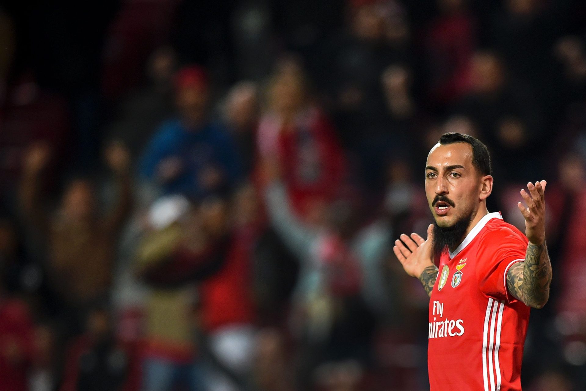 Benfica vence Chaves por 3-1