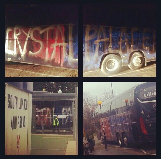 Inglaterra. Adeptos do Crystal Palace vandalizam o autocarro… do próprio clube