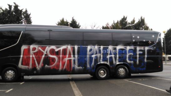 Adeptos queriam vandalizar autocarro da equipa adversária, mas enganaram-se no alvo