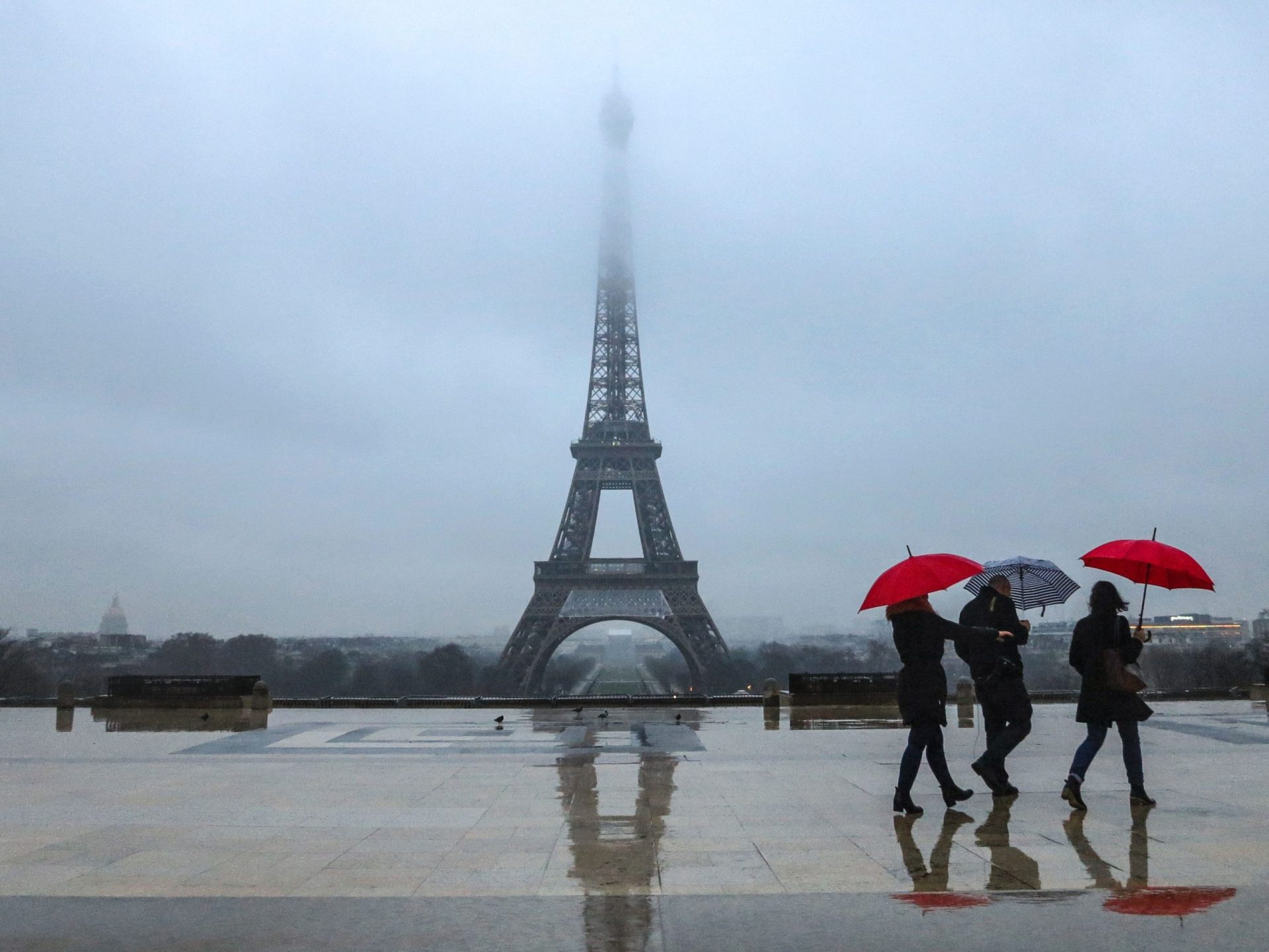 Paris vai colocar uma parede de vidro a proteger a Torre Eiffel
