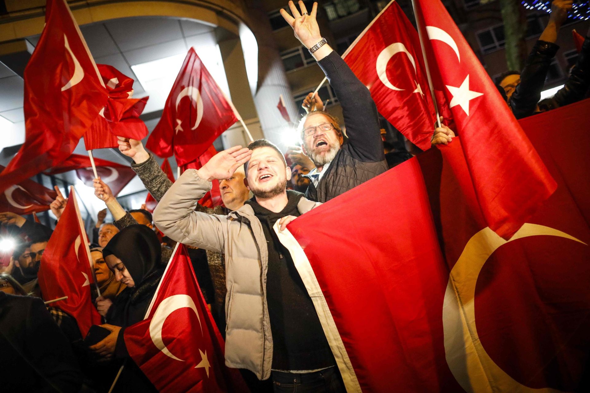 Holanda. Confrontos e crise diplomática alargam fosso entre europeus e turcos