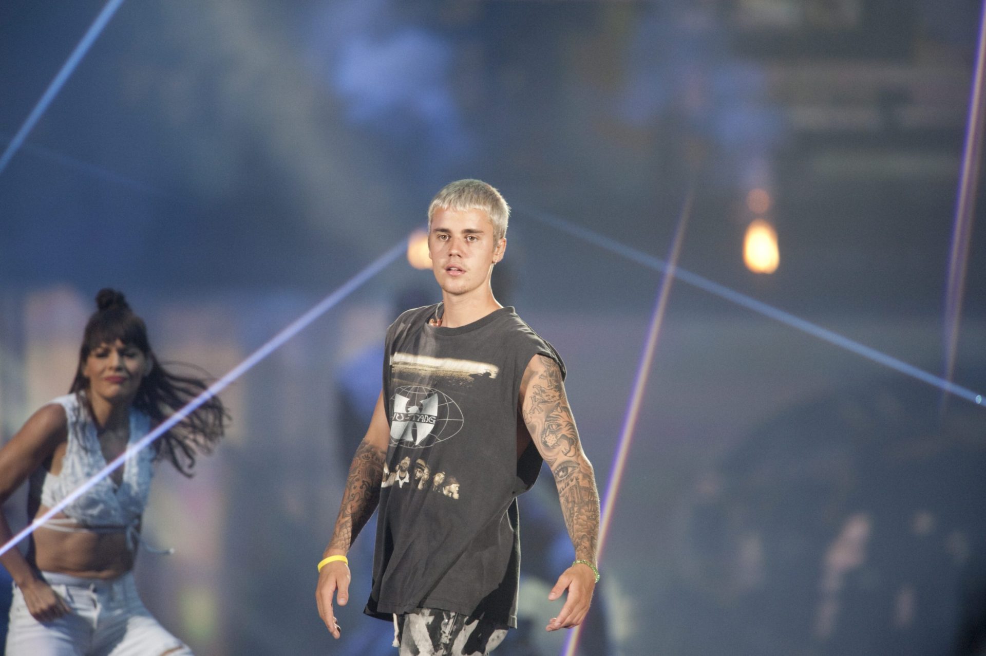 Justin Bieber volta a ofender fãs: “Vocês metem-me nojo”