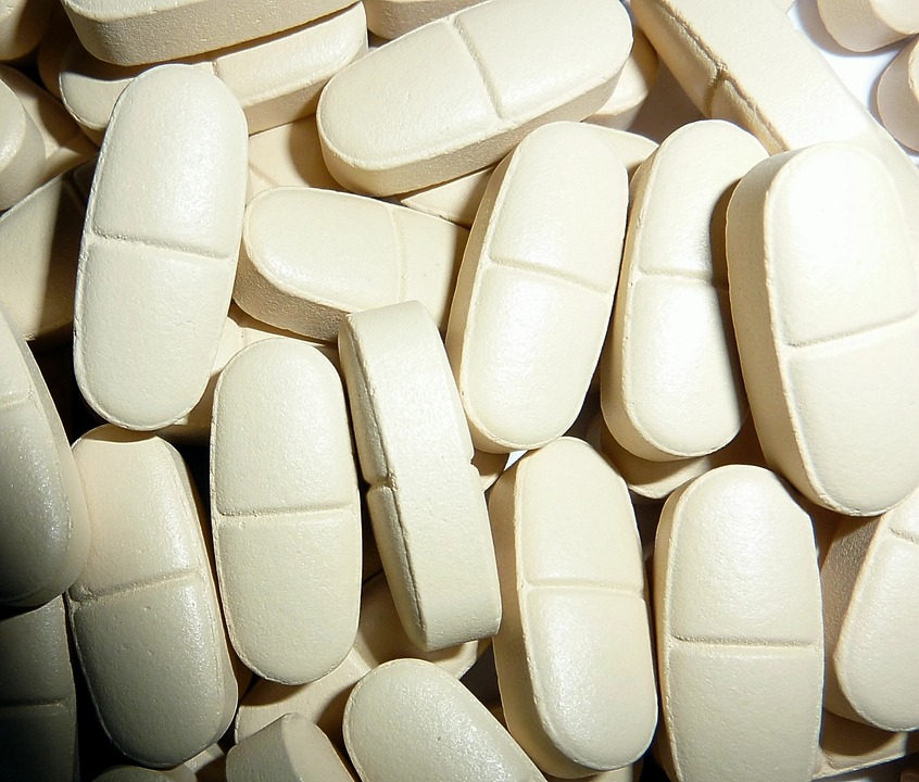 Alerta: não deve tomar mais de dois comprimidos de ibuprofeno de 600mg por dia