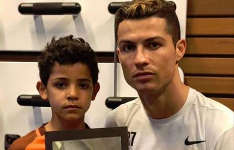 Ronaldo chama a atenção para o drama das crianças da Síria