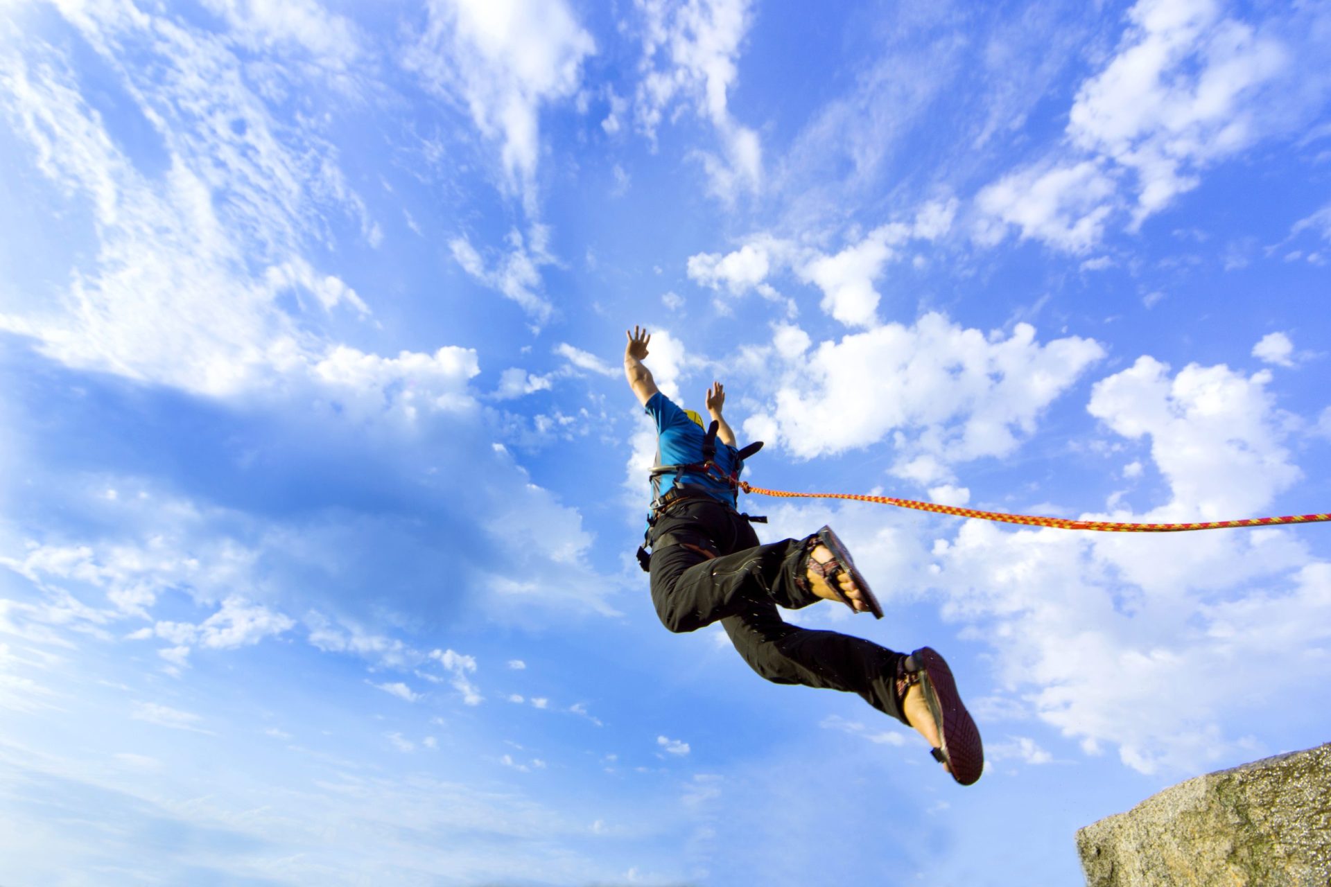 Junta de freguesia lisboeta vai trocar comida por saltos de bungee jumping