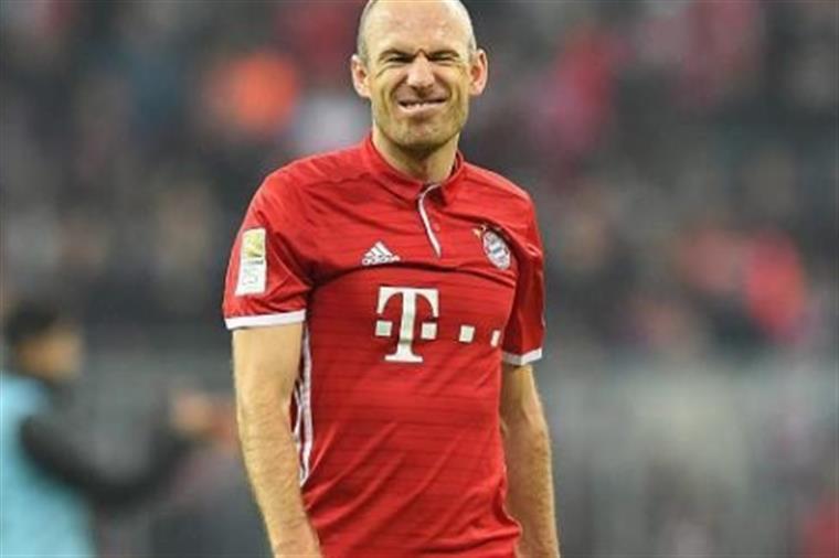 Alemanha. Robben foi substituído por Renato Sanches&#8230; e não ficou nada contente (com vídeo)