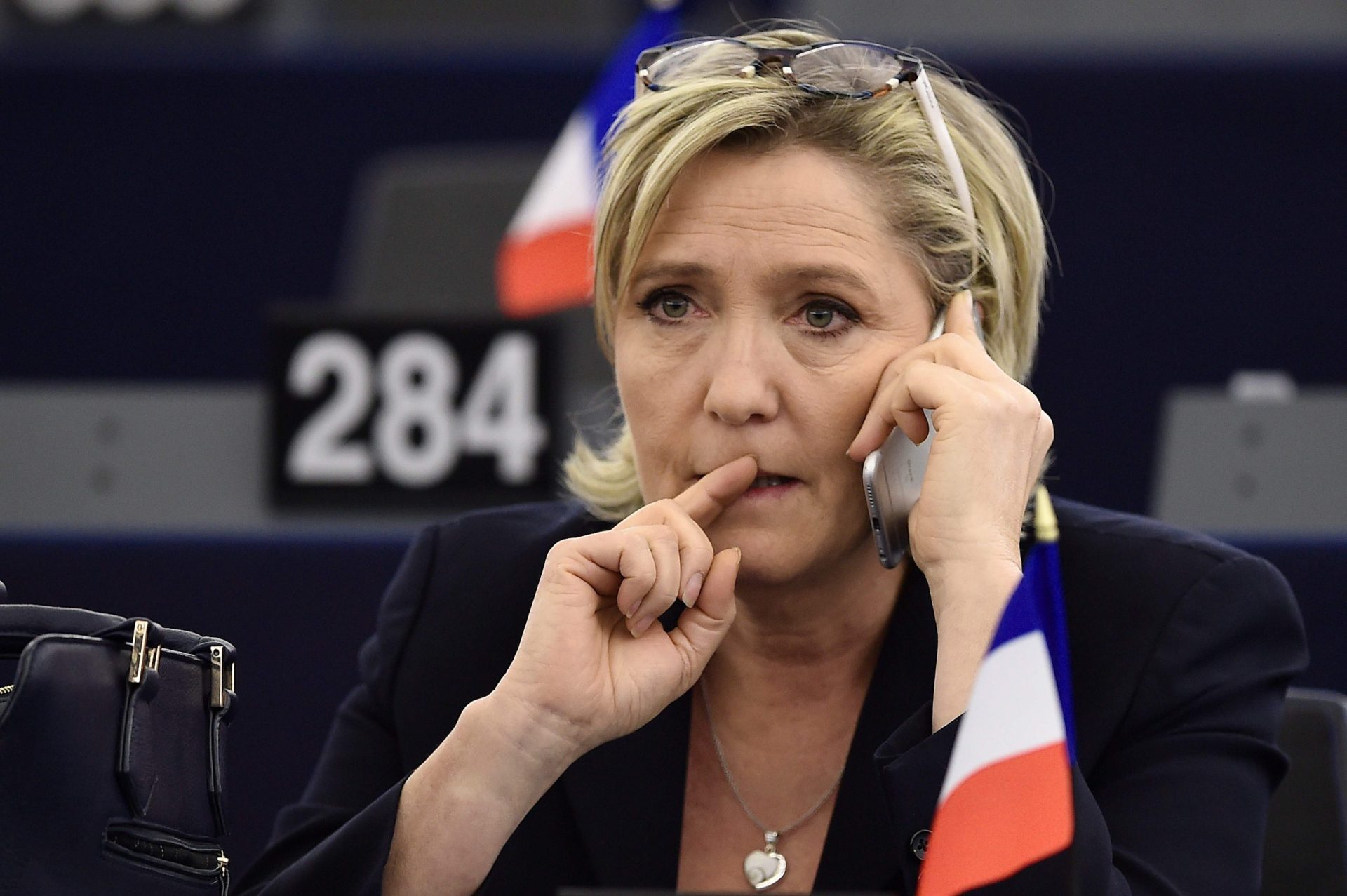 Parlamento Europeu levanta imunidade a Le Pen