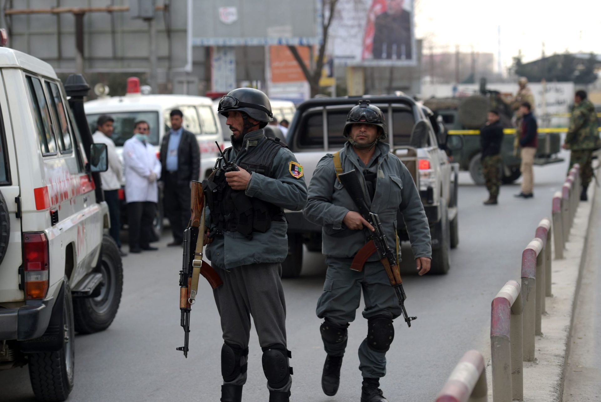 Afeganistão. Ataque a hospital de Cabul faz pelo menos 30 mortos